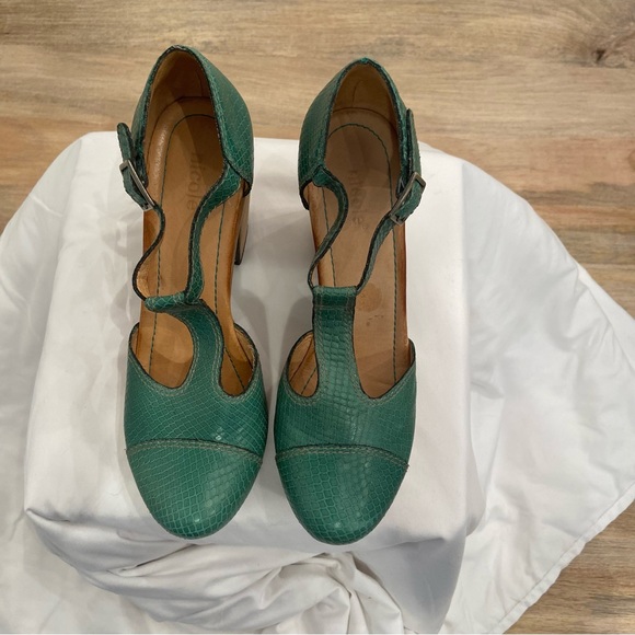 Nicole Relish Green T-Strap platform shoes - Picture 11 of 13